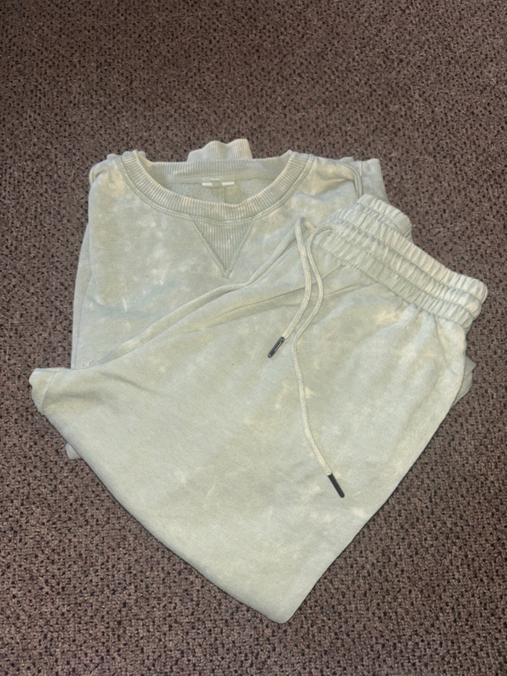 Women’s Sage Green Relaxed Sweatshirt and Jogger Set